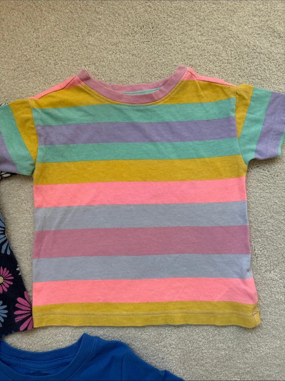 Old Navy/Cat & Jack 3-bundle of Girls’ Short Sleeve Tees